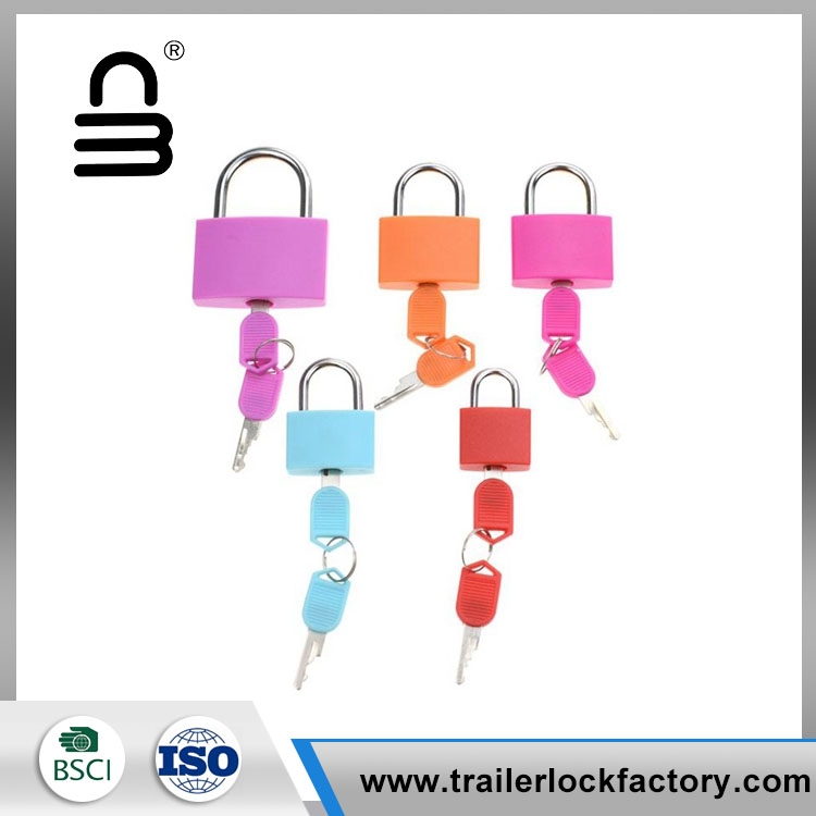 Couvercle en plastique Cylindre en laiton coloré Couvercle en caoutchouc Cadenas